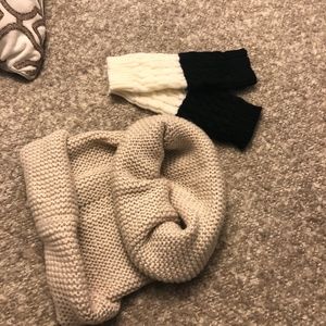 H&M Ecru Neck warmer ( FREE !! -Leg warmer)